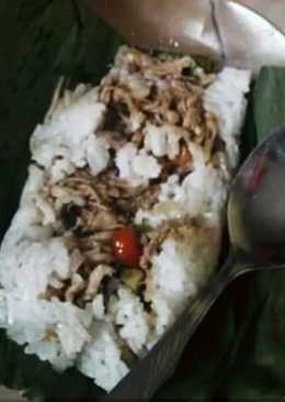 Nasi bakar isi ayam, teri, petai