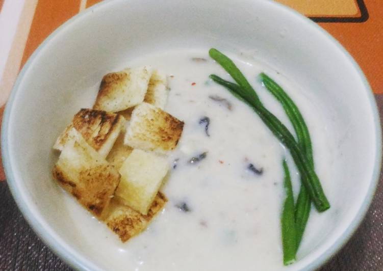 gambar untuk cara membuat Mushroom Soup with Toasted Bread