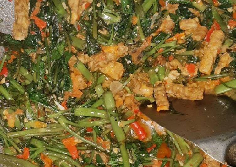 resep lengkap untuk Cah Kangkung campur Tempe