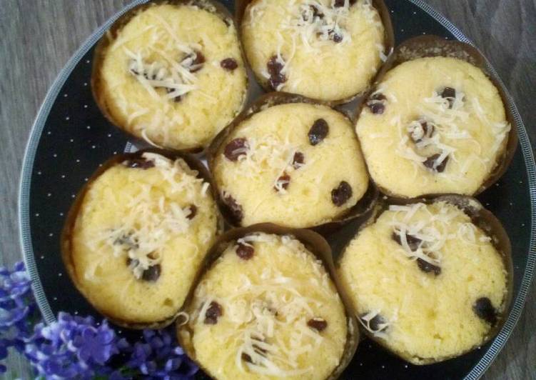 resep Muffin takongkisju (tape singkong kismis keju)