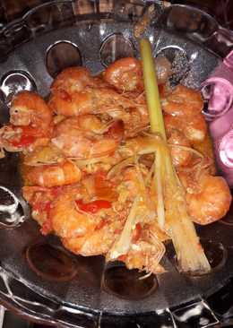 Tumis udang balado