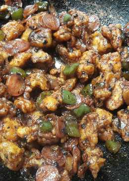 Fried Chicken With Black Pepper Sauce