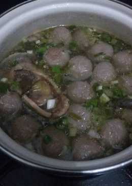 Baso kuah tulang sumsum dan tetelan sapi