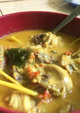 Gulai ayam pedas / ayam bumbu kuning santan / santenan ayam