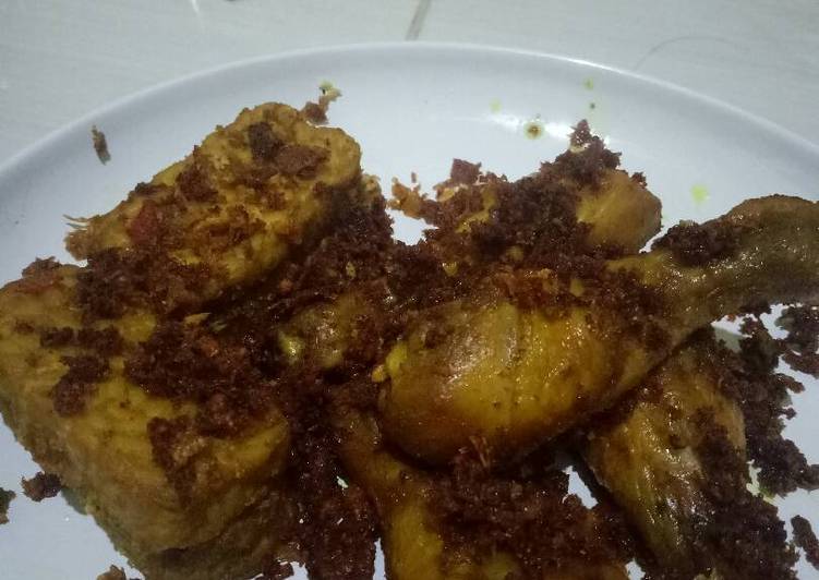 Resep Ayam goreng bumbu kuning Oleh Linnda Cahyadii