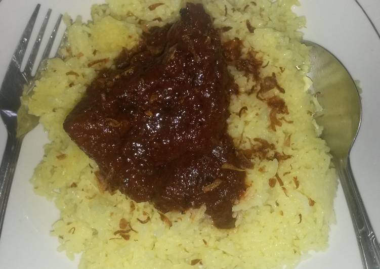 Resep Nasi kuning banjar+ haruan masak habang (gabus masak merah) Oleh
Maya rezkiya