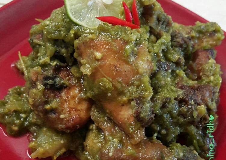 Resep Ayam Goreng cabe Ijo Sedeeep Guriih Kiriman dari @Dapoer_Hanina