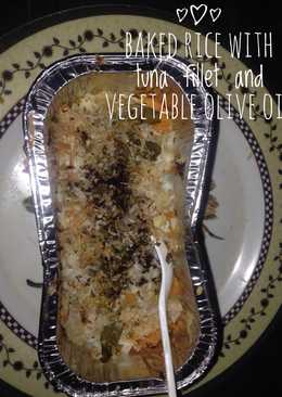 Baked rice with tuna fillet and vegetable olive oil