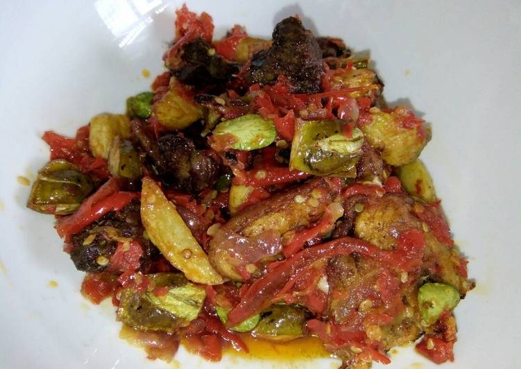 resep Ayam Goreng Balado Pete dan Kentang