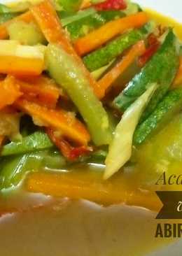 Acar timun wortel bumbu kuning