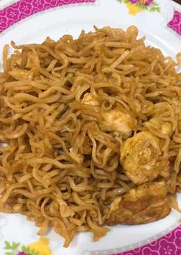 Mie goreng (mie kering)