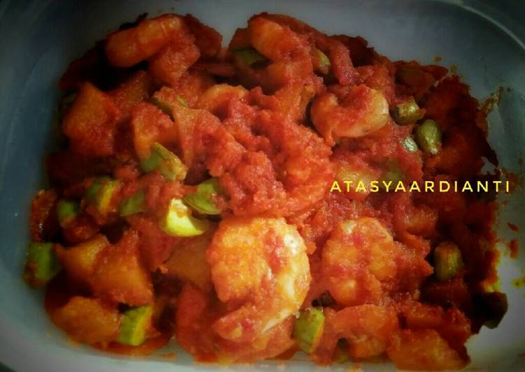 bahan dan cara membuat Balado udang kentang+pete