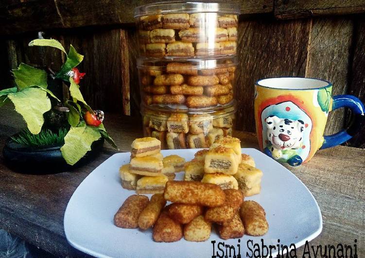 gambar untuk cara membuat Cookies Wafer, Cookies Coklat Koin, Cookies Palm Sugar Clasic (1 Resep Jadi 3variasi)