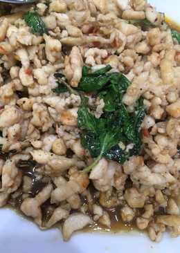 Ayam masak kemangi (Thai chicken basil)