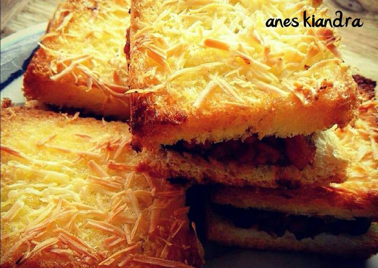 Resep Roti panggang isi ayam Oleh Mama Anes (Dapur Mama Anes)