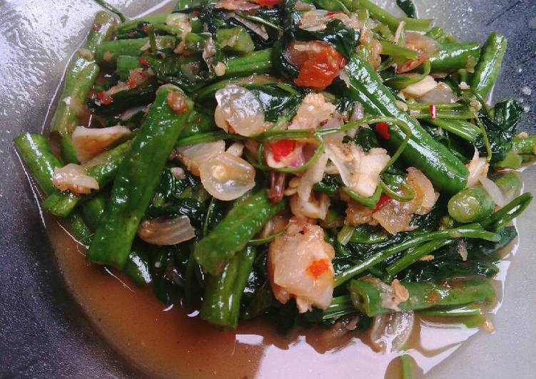 resep lengkap untuk Kangkung sambal terasi