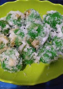 Kue klepon sederhana.