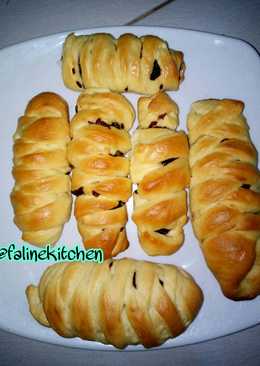 Roti isi pisang coklat