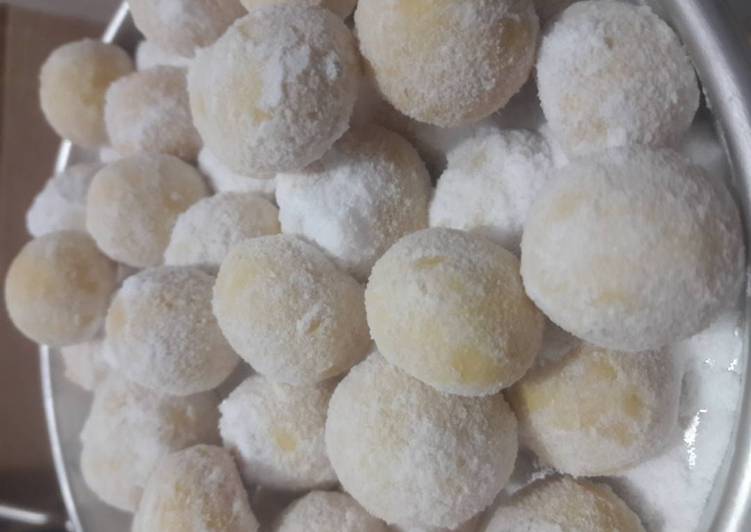 gambar untuk resep makanan Putri Salju Keju Lumer / Cheesy snow ball (by.tintinrayner)