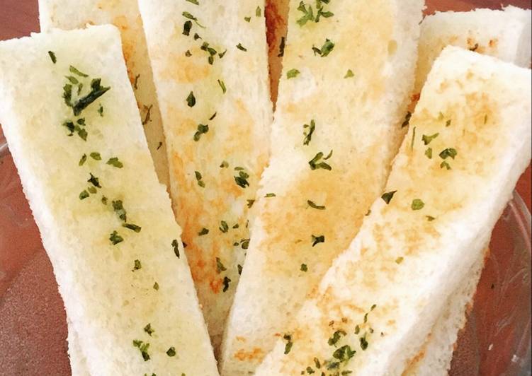 resep masakan Garlic cheese bread (mpasi 10m+)