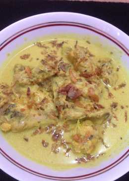 Opor Ayam santan kuning