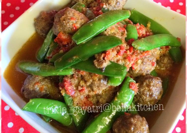 cara membuat Sambal Goreng Printil (Bola2 Daging)