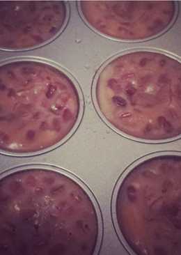 Steamed rice cup cake with red bean