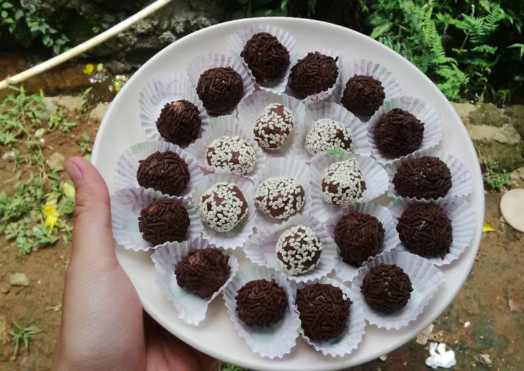 Resep Bola Bola Biskuit Coklat