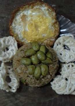 Nasi goreng pete+bakso ayam+telor ceplokðŸ³