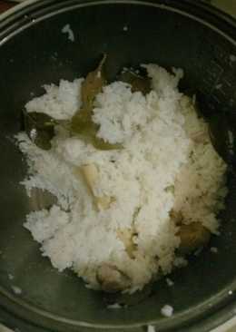 Nasi Uduk (rice cooker)