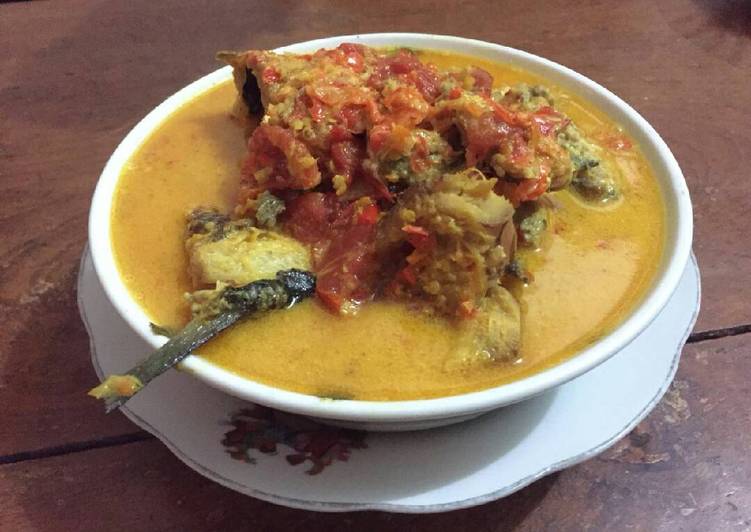 resep makanan Ikan Bandeng Bumbu Kuning Pedas