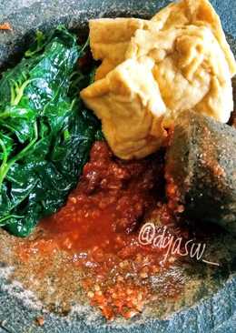 Plencing/Brambang Asem Kangkung