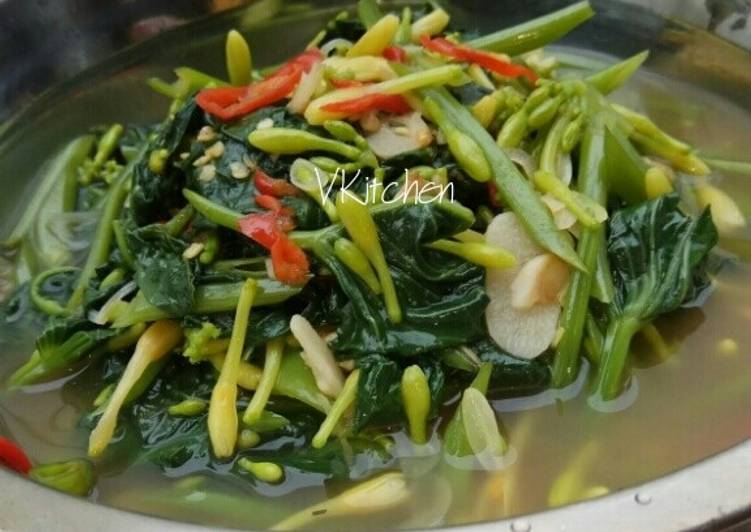 bahan dan cara membuat Oseng Kangkung Air dan Bunga Pepaya