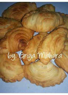 Karipap, (pastel keong)