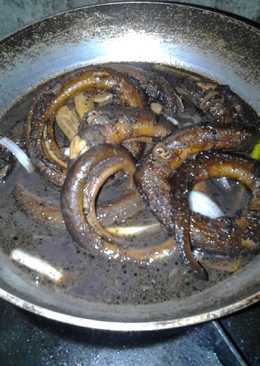Belut masak kluwek