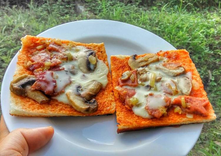 bahan dan cara membuat Pizza Roti Tawar