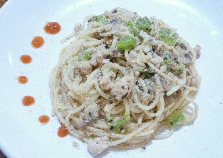 bahan dan cara membuat Spaghetti Aglio e Olio with Tuna Mushroom and Paprika