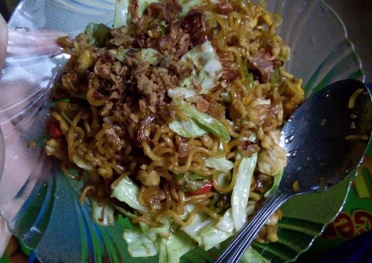 cara membuat Indomie goreng tumis