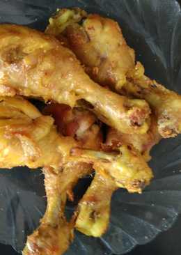 Ayam goreng kuning gurih