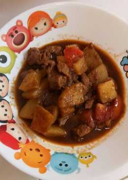 Krengsengan daging dan kentang sederhana