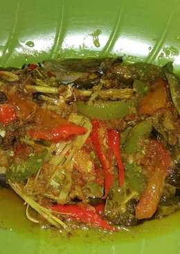 Ikan mas bumbu kuning pedas