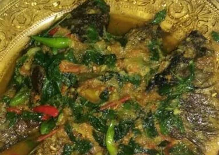 resep makanan Ikan mas kemangi bumbu kuning