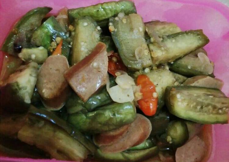 resep lengkap untuk Tumis terong sosis sederhana (anak kos)