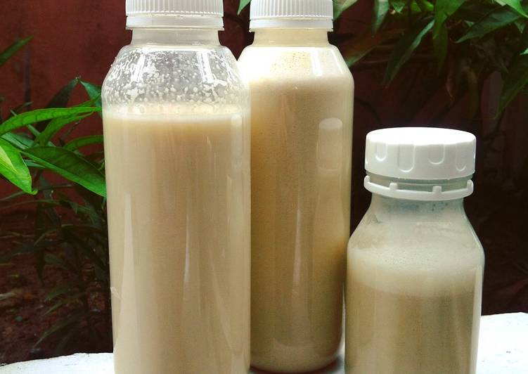 gambar untuk resep Homemade! Fresh Almond Milk with Kurma??