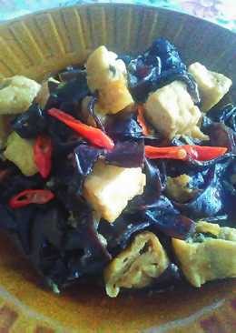 Tumis jamur kuping tahu