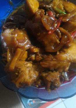 Ayam goreng mentega dengan perasan air jeruk sunkist