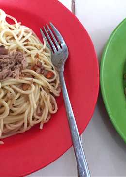 Spaghetti tuna aglio olio