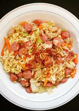 Mie Godog (tuna, sosis, sawi, wortel)