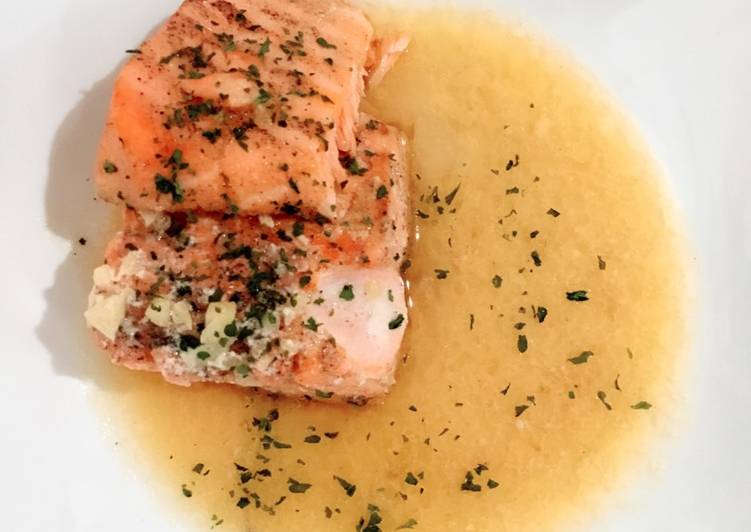 gambar untuk cara membuat Salmon with orange cream sauce