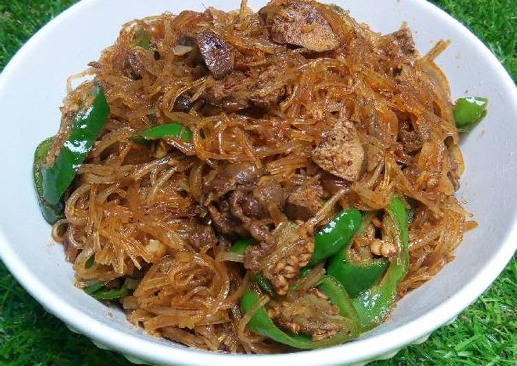 bahan dan cara membuat Sohun Goreng Kecap Ati Ayam